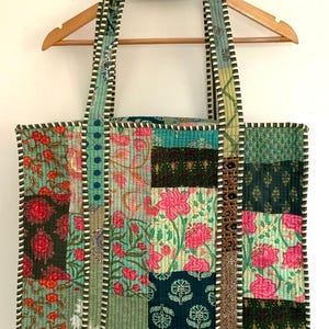 Handgemachte Baumwolle Olivgrün Patchwork reversibel Große Einkaufstasche, große gesteppte Einkaufstasche, große Markttasche, Kantha-Tasche oder gelegentlich Geschenk