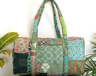 Grüne Patchwork-handgefertigte Baumwoll-Blockdruck-Reisetasche, Reisetasche, Turnbeutel, Yoga-Tasche, gesteppte Tasche oder für den täglichen Gebrauch oder als Geschenk für jemanden, der etwas Besonderes ist