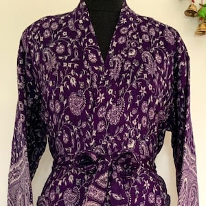 Kimono/bata unisex de mezcla de lana de yak, manga Kairi morada, kimono hecho a mano, especial de invierno, bata de casa, regalo perfecto para alguien especial/ocasionalmente.