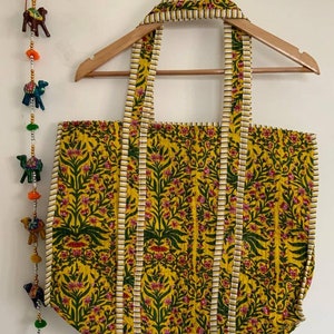 Handgefertigte Wende-Einkaufstasche mit gelbem Blockdruck aus Baumwolle, Einkaufstasche, große Einkaufstasche, gesteppte Einkaufstasche, große Blumentasche, Kantha-Tasche