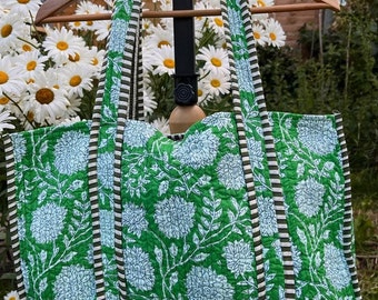 Handgemaakte katoenen groene blokprint omkeerbare boodschappentas, draagtas, grote boodschappentas, gewatteerde draagtas, grote bloementas, Kantha tas