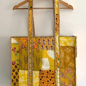 Gelbe Patchwork-handgefertigte Baumwollumkehr-Einkaufstasche, große Einkaufstasche, gesteppte ToteBag, große Blumentasche, Kantha-Tasche oder gelegentlich Geschenk