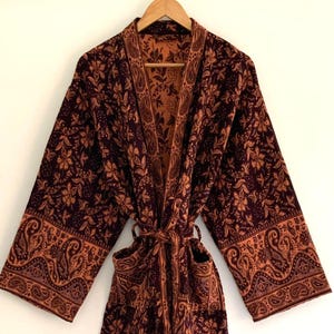Kimono in misto lana di yak fatto a mano: stampa floreale, abbigliamento invernale da casa