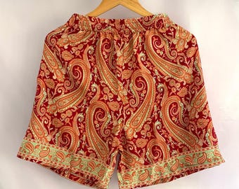 Boxer corti da uomo in misto seta color marrone, per la notte, per il tempo libero, per la spiaggia, per la casa, per le vacanze o per l'uso quotidiano.