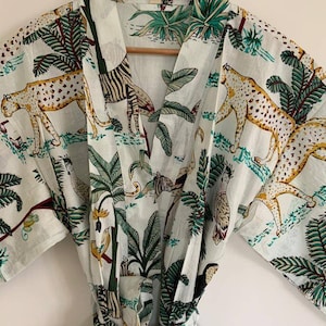 Unisex White Safari Print 100%Cotton Kimono, Kimono/Bata, Bata, Ropa de dormir, Bata de maquillaje, Ropa de playa
