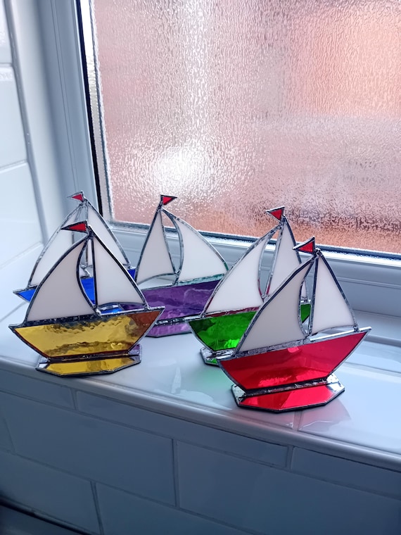 YACHT stained glass suncatcher sailing boat tiffany style - free standing