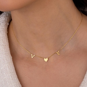 Collar con inicial de pareja en oro de 14 quilates, collar con letra de corazón personalizado, collar de pareja personalizado con símbolo de corazón, joyería minimalista de oro macizo