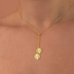 Doppel kleine Monstera Blatt Gold Halskette, Minimalist Natur Halskette, Einzigartige Geburtstagsgeschenk, Gold Blatt Anhänger, Zierliches Brautjungfer Geschenk