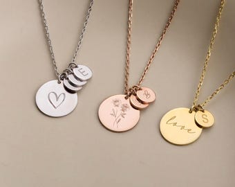 Collar con inicial de oro de 14 quilates, collar de disco de oro personalizado para mujer, collar para mamá con iniciales de niño, colgante de flor de nacimiento grabado personalizado