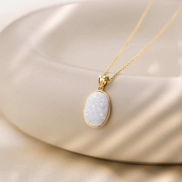 Collar de ópalo blanco de plata de ley y oro de 14k, collar minimalista con piedras preciosas, collar delicado para combinar con otras joyas, colgante ovalado de ópalo de plata de ley.