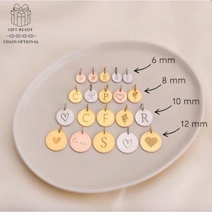 Personalisierter 14K Solid Gold Initial Disc Anhänger - Benutzerdefinierter Add-On-Anhänger, 925 Sterling Silber gravierter Münzanhänger, handgemachtes Geschenk