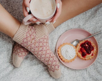 Adorables chaussettes pointées vers le haut en couleurs colorées | Modèle de tricot de chaussettes | Poids du doigt | PDF