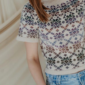 Stranded colourwork summer top | short sleeve knitting pattern | colorwork knits | sport weight | round yoke | PDF