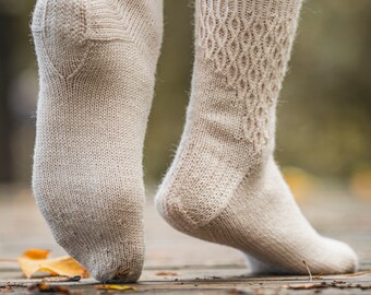 ケーブルカフダウンソックスの編み図 | 中細 | 白いソックヤーン