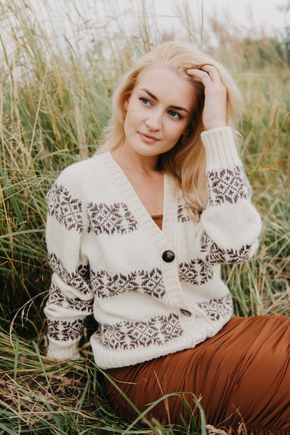 ストランドカラーワーク V ネックカーディガンの編み図 | PDF - Etsy 日本