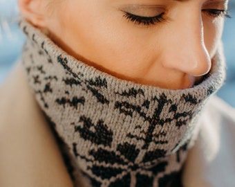 A Thousand and One Suns Cowl | Stranded Colorwork knitting pattern | PDF