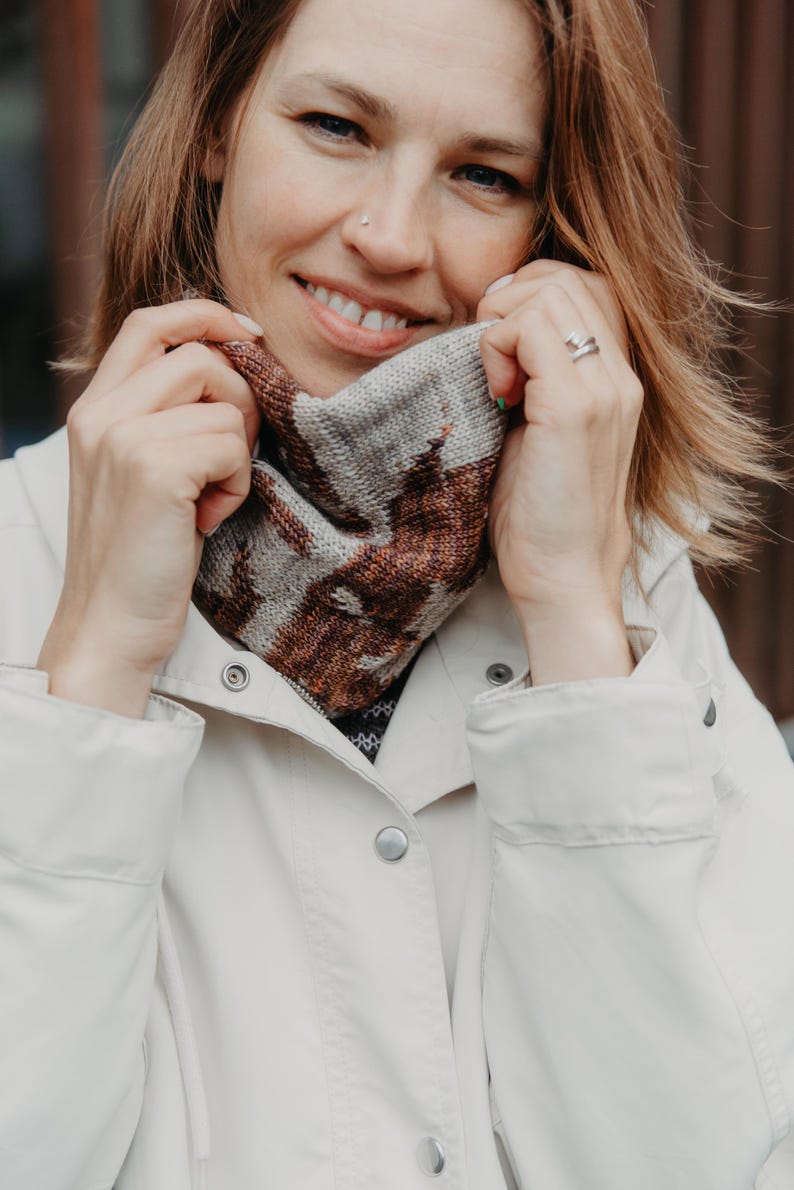 Knitted Mobius Cowl Pattern | Stranded Colorwork | Tube Round Neck ...