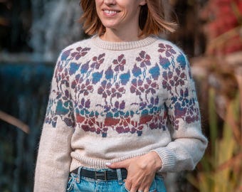 Sweet Violet Sweater knitting pattern | Stranded colourwork seamless pullover | Floral design | Top down | Fingering weight | PDF
