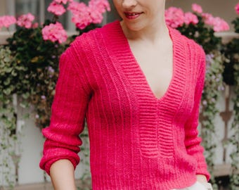 Tempo seamless sweater | Ribbed v neck pullover knitting pattern | simple top down fitted cashmere sweater | PDF