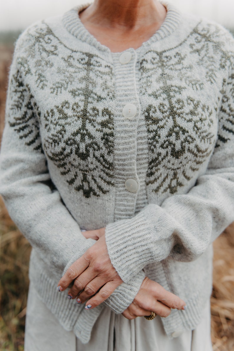 Stranded yoke cardigan knitting pattern Colorwork PDF download image 10