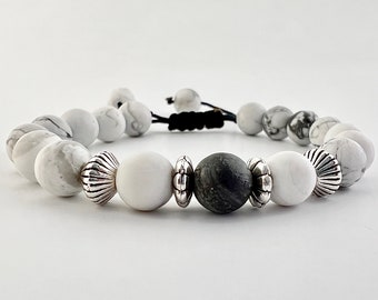 Pulsera ajustable de pulsera con cuentas de piedras preciosas de howlita para hombres y mujeres presente para sus seres queridos Accesorio de regalo de cumpleaños Cuenta plateada