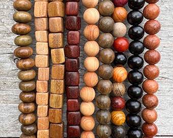 Verschiedene Holzperlen 39cm Strang, lose Naturperlen