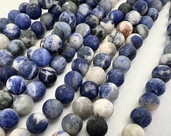 Perles de pierre gemme de sodalite naturelle sur rang de perles rondes mates de 4 mm 6 mm 8 mm.