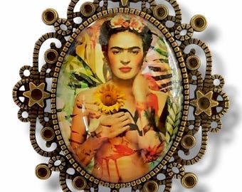 Frida Kahlo portrait brooch - Handmade jewelry icon of a painter - Mexican art style - Original feminist art gift.
