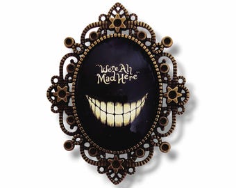 Alice cabochon brooch. Large smiling Cheshire Cat portrait. Unique Wonderland accessory. Victorian Gothic gift.