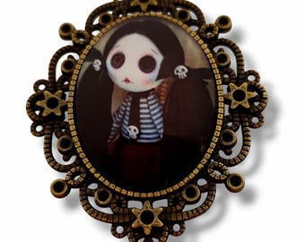 Gothic Japanese doll brooch - Inspired by Blythe and Shizuka dolls - Original Halloween gift - Dia de Muertos accessory.