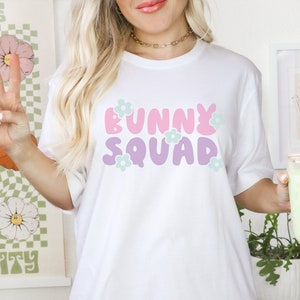 Bunny Squad Osterhasen-Shirt - Hüpfen Sie in den Frühling mit diesem Oster-T-Shirt für Frauen, das ein großartiges Ostergeschenk ist