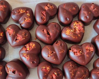 Raw Vegan Chocolate Hearts, Flavours-Mint, Nuts, Raspberry, Goji, Creamy, NoRefinedsugar, Organic, Healthy, Eco packaging, Christmas, Bday