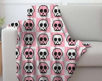 Checkered Skull Retro Halloween Blanket Cute Spooky Season Decor Halloween Lover Gifts Throw Blanket Gift Retro Halloween Plush Velveteen