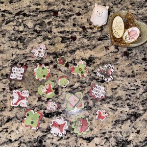 Christmas Die Cut Flowers: Scrapbooking Embellishments