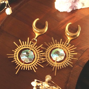 4g-25mm Sun Catcher Ethereal Gold Plug Earrings  l  Witchy Boho Celestial Gauges  l  Women’s Gift