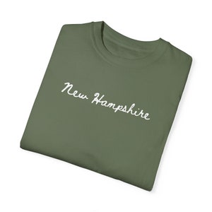 Camiseta rústica New Hampshire Comfort Colors - 603 - Vive libre o muere - Caminata NH - Pescado NH - Montañas Blancas - NH48 - Cómodo y acogedor - Tonos terrosos