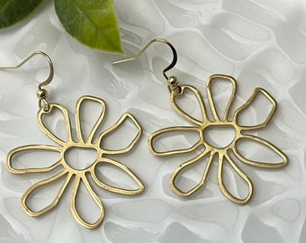 Flower Gold Earrings |Botanical Earrings | Flower Drop | Floral Earrings| Brass Dangle | Flower Dangle |Flower Power| 60s 70s Earrings| Boho