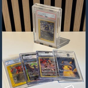 Display Stand Acryl UV Schutz Case PSA CGC und weitere Pokemon Sammelkarte für 1 Grading Karte
