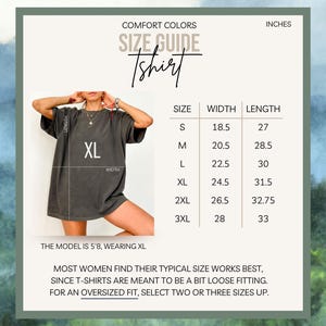 Puede incluir: Gu&iacute;a de tallas para camisetas Comfort Colors. La imagen muestra a una mujer que lleva una camiseta XL. La tabla de tallas incluye medidas en pulgadas para las tallas S, M, L, XL, 2XL y 3XL. La modelo mide 1,73 m y lleva XL.