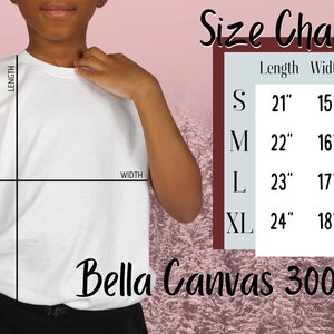 Pode incluir: Uma camiseta branca com uma tabela de tamanhos, mostrando medidas em polegadas para os tamanhos S, M, L e XL. A tabela inclui dimens&otilde;es de comprimento e largura. O texto "Bella Canvas 30019" tamb&eacute;m &eacute; vis&iacute;vel.