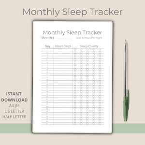 Può includere: Un tracker del sonno mensile stampabile con una penna. Il tracker include sezioni per il mese, il giorno, le ore di sonno e la qualità del sonno. Il testo "Monthly Sleep Tracker" è in alto. La penna è verde e argento.