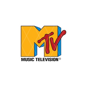 K&ouml;nnte beinhalten: Das MTV-Logo, ein gro&szlig;es gelbes 'M' mit blauem Rand und einem roten 'tv'. Das 'M' hat ein Rautenmuster. Darunter steht in schwarzer Schrift 'MUSIC TELEVISION'.