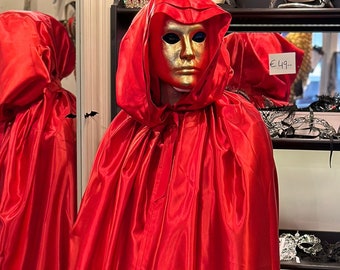 Cape with a hood in red satin. Eyes wide shut cape and Halloween cape handmade. Only the hooded cape