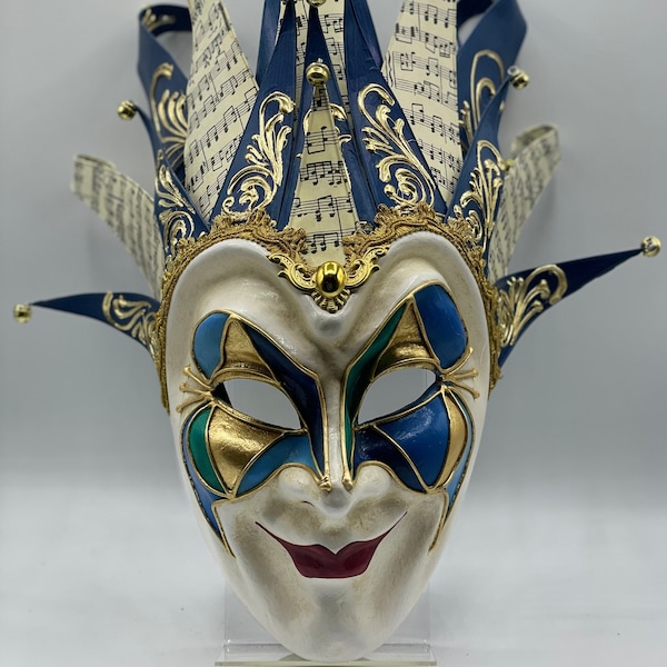 Masque Joker bleu porté par Boris Brejcha. Masque vénitien fait main.