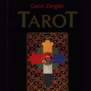 Op de afbeelding: Boekomslag voor "Tarot: Spiegel van de ziel" door Gerd Ziegler, een handboek voor het Aleister Crowley Tarot. De omslag toont een kleurrijke illustratie van een kruis met vier kleuren en een centrale roos.