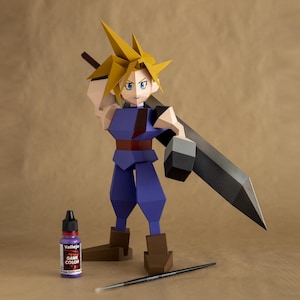 Cloud Strife FFVII low poly figure 30 cm | Final Fantasy VII lovers