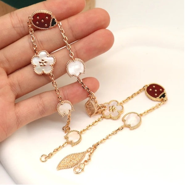 Clover bracelet, lady bug bracelet, 18k gold bracelet, Gold petal clover flower bracelet, Four leaf clover, Retro bracelet, Divine bracelet