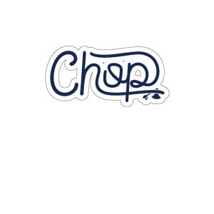 以下が含まれることがあります： 白地に、筆記体で「Chop」と書かれたネイビーブルーのステッカー。単語はカーシブスタイルで、最後に装飾的な装飾が施されています。