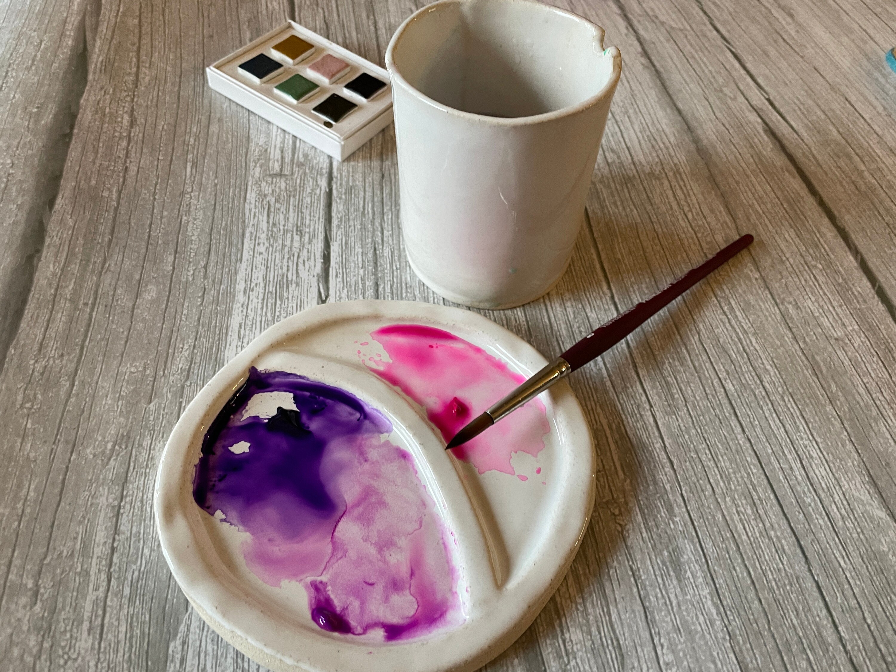 MEEDEN 7-Well Porcelain Paint Palette Tray, 4-34 Inches, Round, White