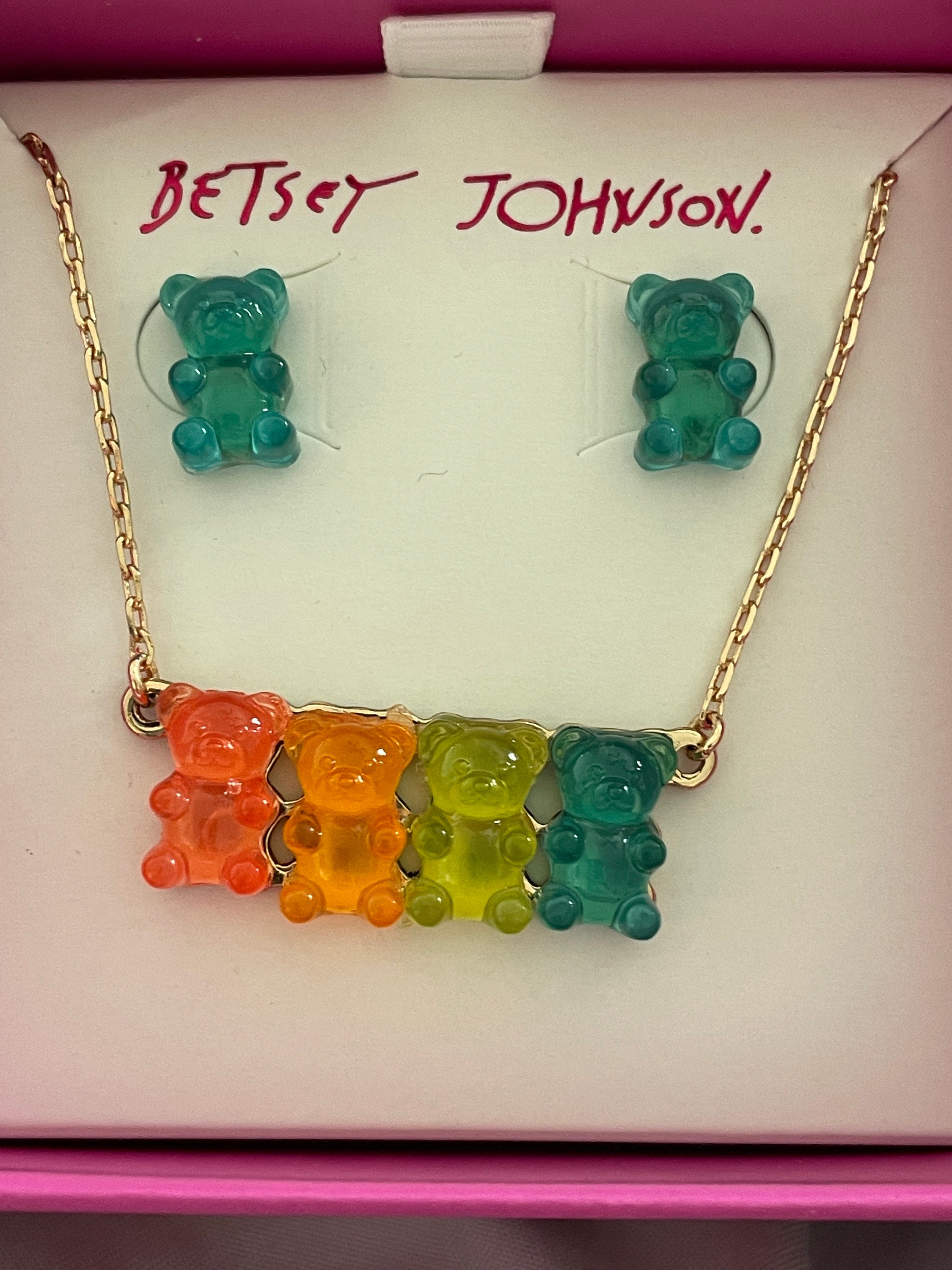 Betsey Johnson Bear Crystal Inlay Green Heart Movable Rhinestone Neckl –  SPARKLE ARMAND